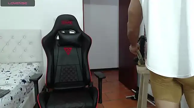 JoseRumbero26 online show from 5, 3, 2025