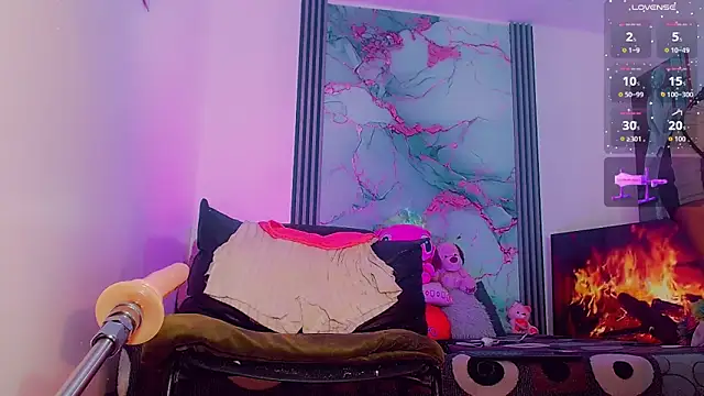 Snapshot of _ChanellR_ chatting on 4, 10, 2025 ChanellR online show from 4, 10, 2025