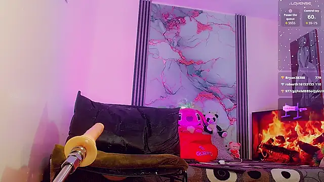 Snapshot of _ChanellR_ chatting on 7, 10, 2025 ChanellR online show from 7, 10, 2025
