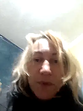 Snapshot of wLESLYMOSw chatting on 23, 11, 2025 wLESLYMOSw online show from 23, 11, 2025