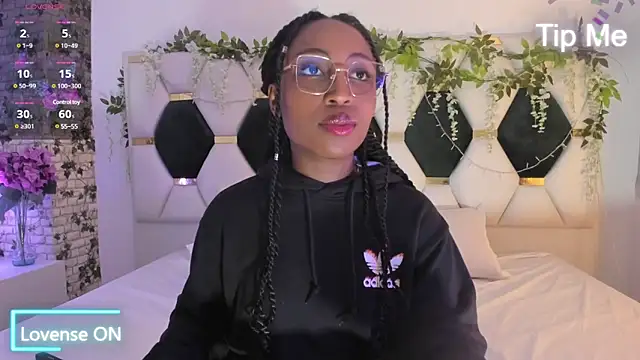 EmmaSanzz  online show from 1, 3, 2025