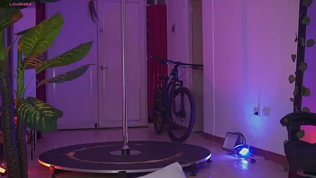 EmmaSanzz  online show from 27, 2, 2026