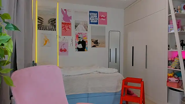 Lily Young online show from 25, 3, 2026