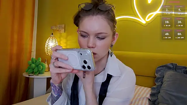 lessysweety online show from 10, 4, 2026