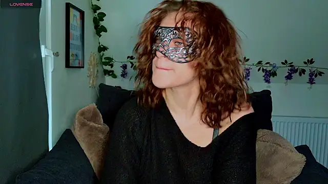 Snapshot of Sunshine-Darkness chatting on 8, 5, 2026 Sunshine-Darkness online show from 8, 5, 2026