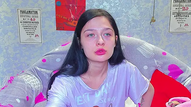 Snapshot of Vanessa_Florence chatting on 4, 12, 2024 Vanessa Florence online show from 4, 12, 2024