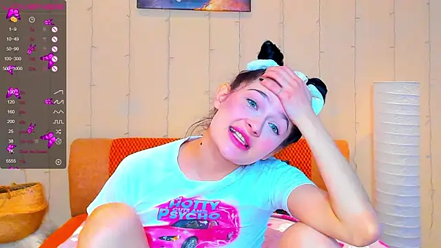 Snapshot of Vanessa_Florence chatting on 8, 2, 2025 Vanessa Florence online show from 8, 2, 2025