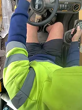 Snapshot of cussy007 chatting on 15, 10, 2025 cussy007 online show from 15, 10, 2025