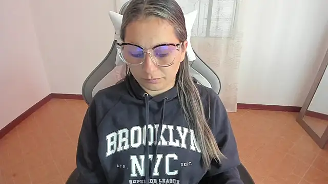 samantha  wilson online show from 25, 2, 2025