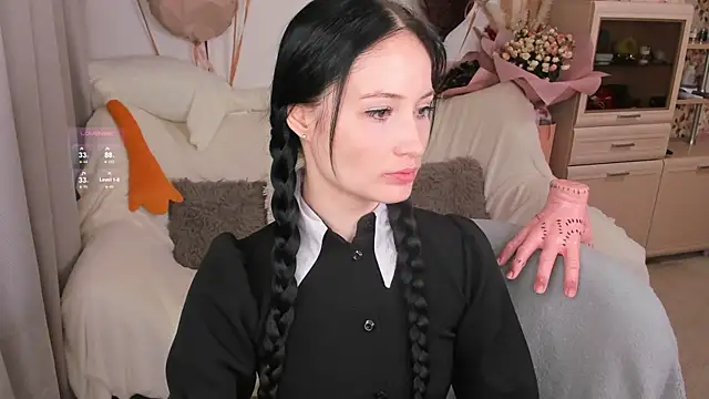 Snapshot of LisaMooore chatting on 18, 11, 2025 LisaMooore online show from 18, 11, 2025