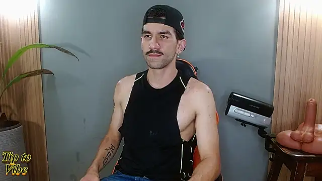 Snapshot of Mr_WhiteCock chatting on 20, 12, 2025 Mr WhiteCock online show from 20, 12, 2025