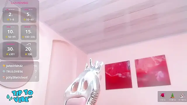 tamarafoxy  online show from 4, 1, 2025