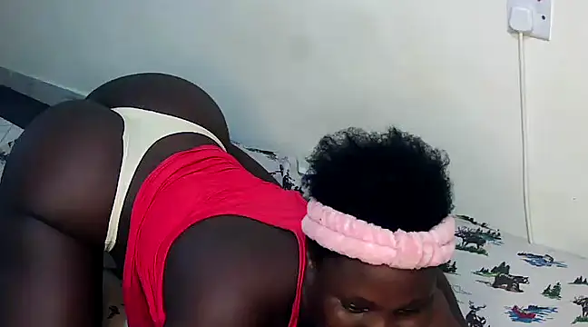 Snapshot of queen_lov chatting on 16, 3, 2025 queen lov online show from 16, 3, 2025