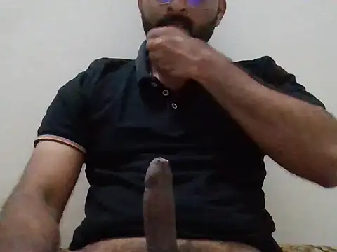 Snapshot of diloKaHacker chatting on 6, 5, 2026 diloKaHacker online show from 6, 5, 2026