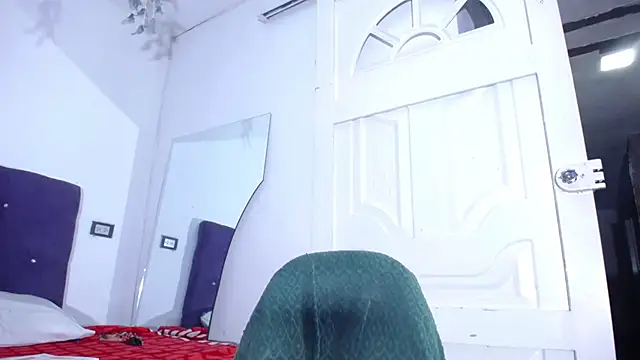 Squirter pussybomb online show from 7, 3, 2026