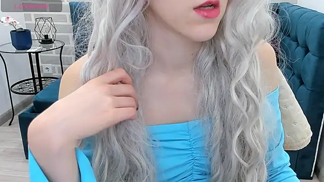 Snapshot of VanillaKelly chatting on 13, 11, 2025 VanillaKelly online show from 13, 11, 2025