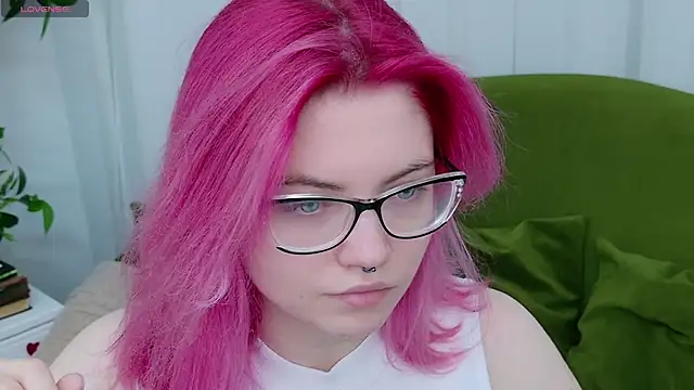 Lisa Adam online show from 5, 12, 2025