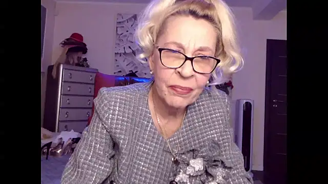 HornyMilf 555 online show from 6, 10, 2025