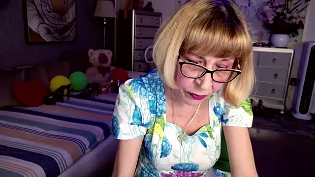 HornyMilf 555 online show from 20, 4, 2026