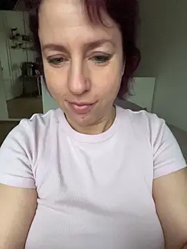 MariaValentine online show from 1, 12, 2025