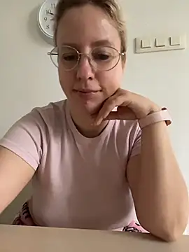 MariaValentine online show from 5, 2, 2026