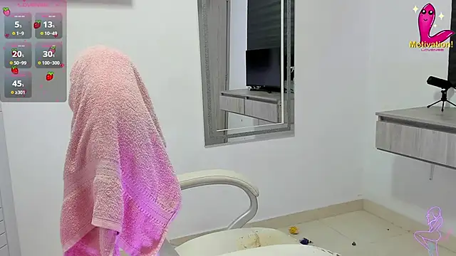 Snapshot of dahian_carter chatting on 8, 11, 2025 dahian carter online show from 8, 11, 2025