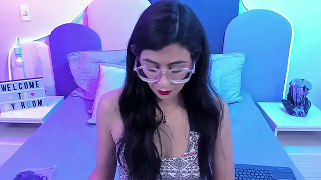 SophieGomez22 online show from 8, 2, 2025