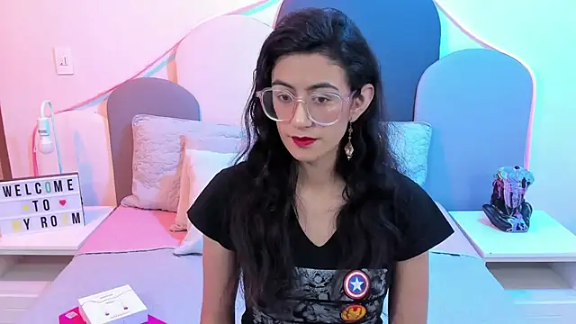 SophieGomez22 online show from 6, 3, 2025