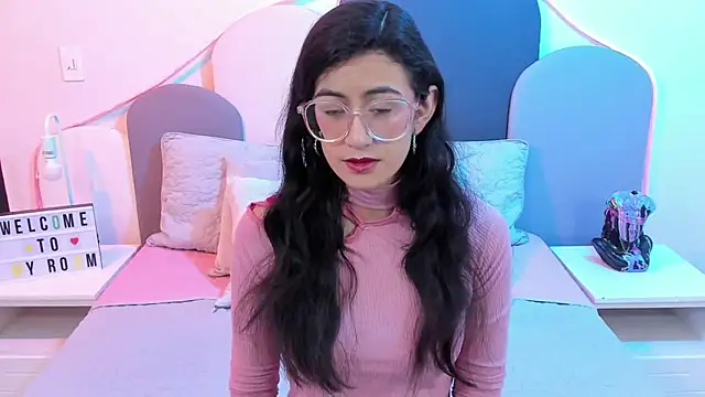 SophieGomez22 online show from 7, 3, 2025