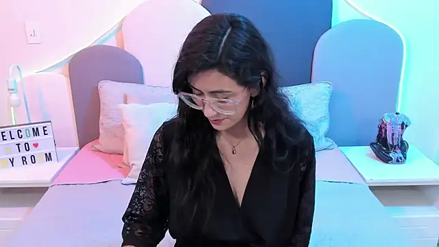 SophieGomez22 online show from 10, 3, 2025