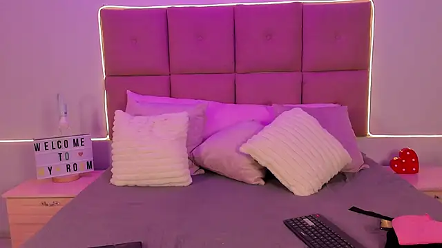 SophieGomez22 online show from 11, 3, 2026