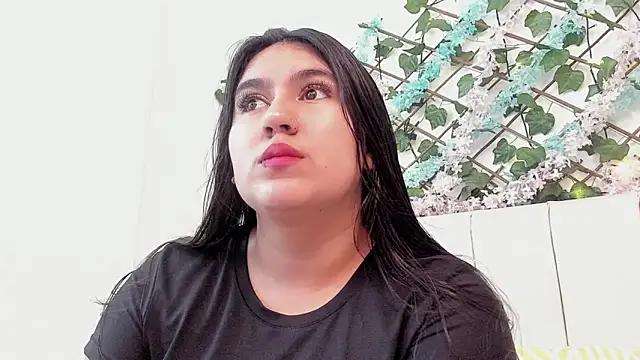 Snapshot of LexiiBloom chatting on 1, 10, 2025 LexiiBloom online show from 1, 10, 2025