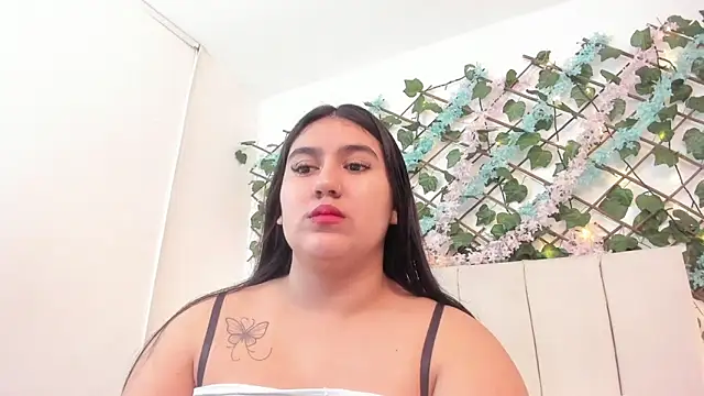 Snapshot of LexiiBloom chatting on 2, 10, 2025 LexiiBloom online show from 2, 10, 2025