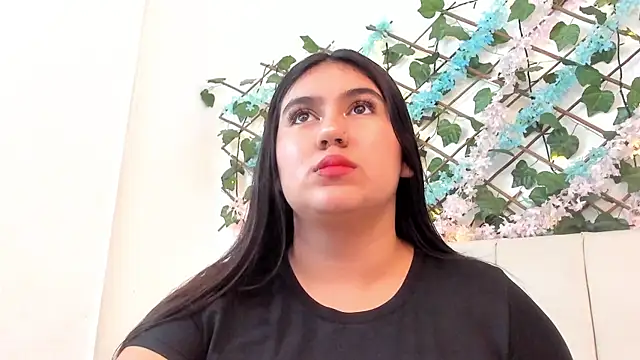 Snapshot of LexiiBloom chatting on 12, 10, 2025 LexiiBloom online show from 12, 10, 2025