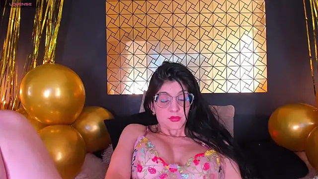 Snapshot of caro_lyne_ chatting on 4, 2, 2025 caro lyne online show from 4, 2, 2025