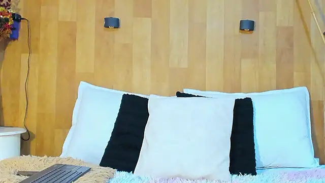 marianaa90 online show from 10, 3, 2026