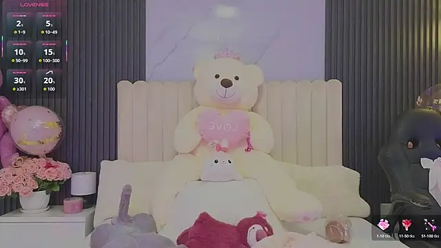 Snapshot of Madiee_Rhea chatting on 13, 5, 2026 Madiee Rhea online show from 13, 5, 2026