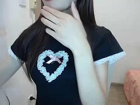 Snapshot of LiDonnaa chatting on 18, 12, 2024 LiDonnaa online show from 18, 12, 2024