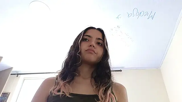 Snapshot of ViolettaSummer chatting on 17, 1, 2025 ViolettaSummer online show from 17, 1, 2025