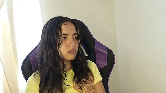 Snapshot of ViolettaSummer chatting on 2, 2, 2025 ViolettaSummer online show from 2, 2, 2025