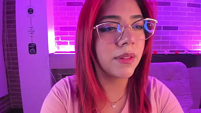 Snapshot of Rousse_Collinss chatting on 5, 2, 2025 Rousse Collinss online show from 5, 2, 2025