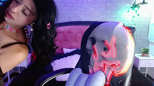 REDHOTTER  online show from 5, 3, 2026