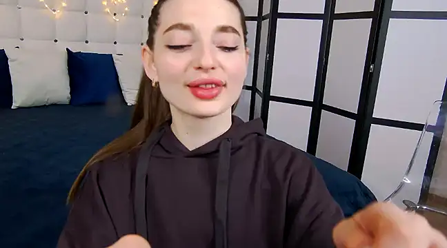 Snapshot of NicoleRosss chatting on 14, 2, 2025 NicoleRosss online show from 14, 2, 2025