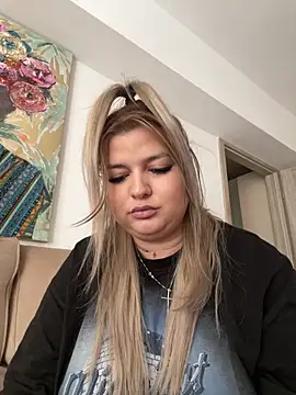 AllysonK online show from 22, 2, 2025