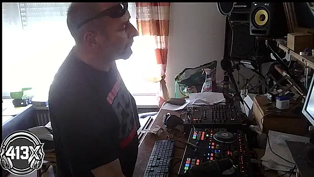 Snapshot of rosaeichel chatting on 21, 5, 2026 rosaeichel online show from 21, 5, 2026
