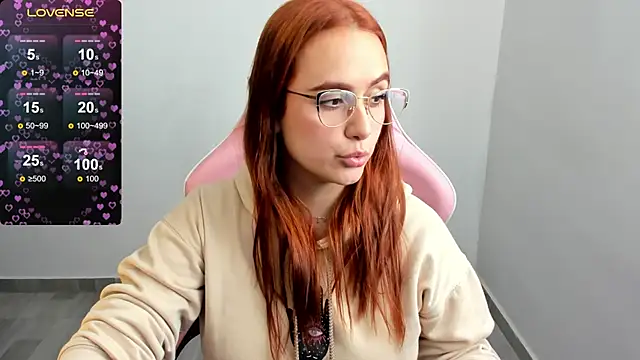 Snapshot of maryluna95 chatting on 13, 12, 2024 maryluna95 online show from 13, 12, 2024