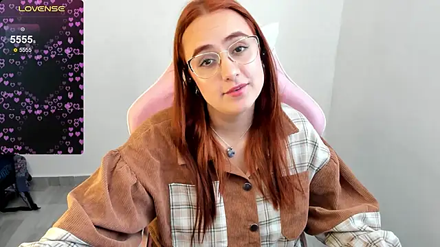 Snapshot of maryluna95 chatting on 17, 12, 2024 maryluna95 online show from 17, 12, 2024