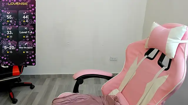 Snapshot of maryluna95 chatting on 3, 1, 2025 maryluna95 online show from 3, 1, 2025