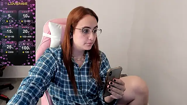 Snapshot of maryluna95 chatting on 23, 1, 2025 maryluna95 online show from 23, 1, 2025