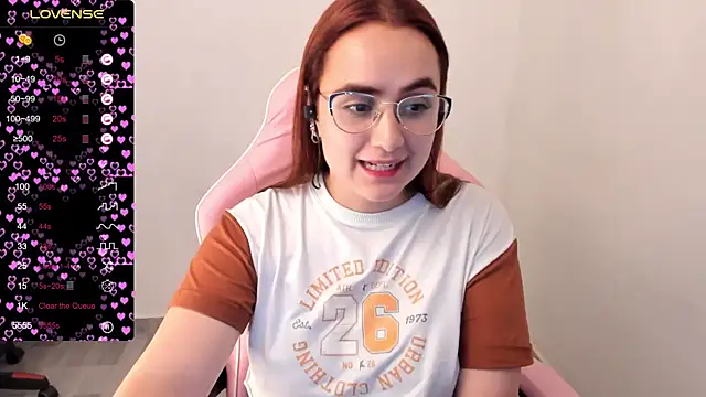 Snapshot of maryluna95 chatting on 11, 2, 2025 maryluna95 online show from 11, 2, 2025